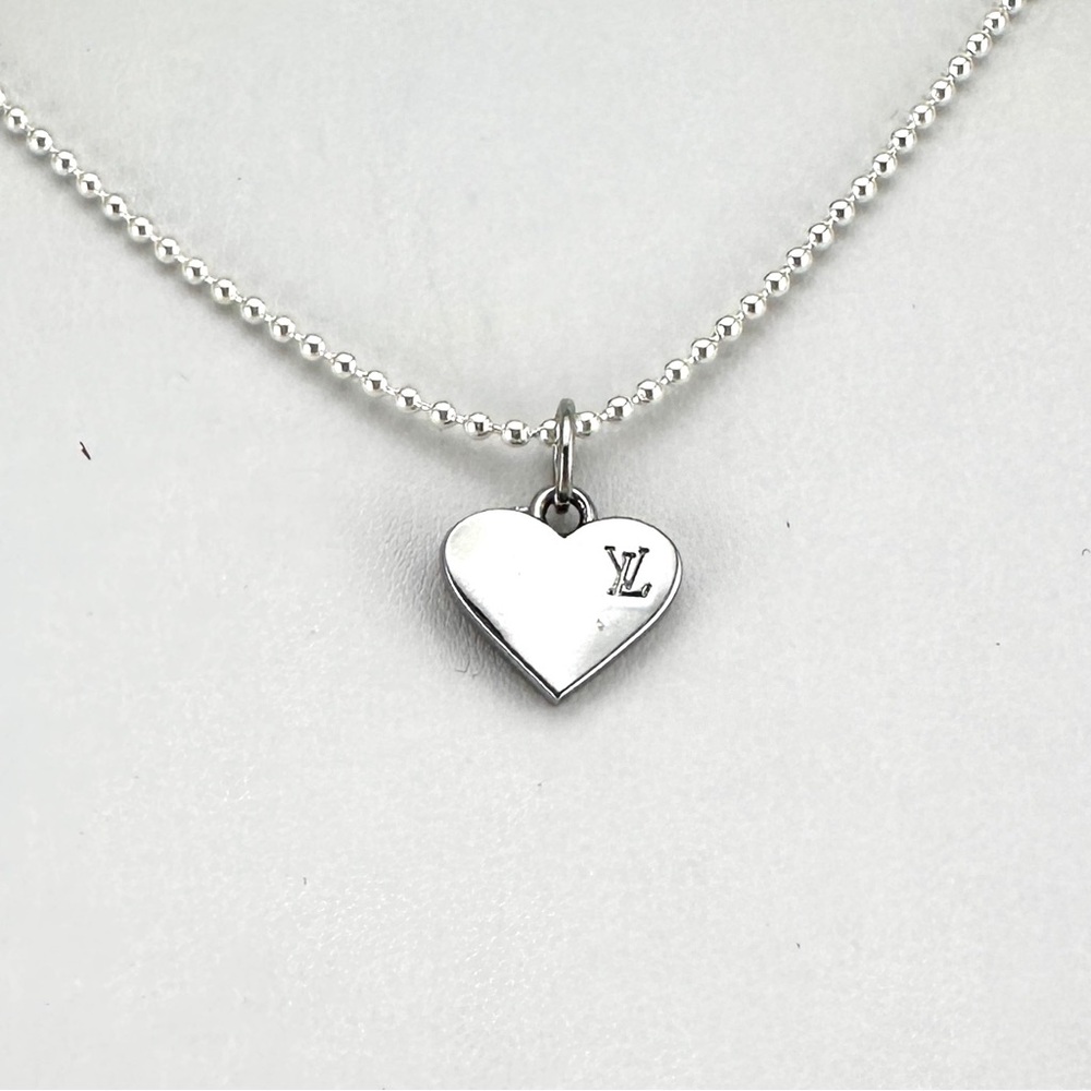 Louis Vuitton charm w/bonus gift. AUTHENTIC. - Picture 2 of 6